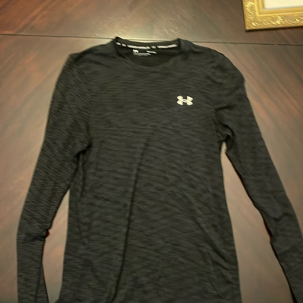 Under Armour workout long sleeve Sz-S